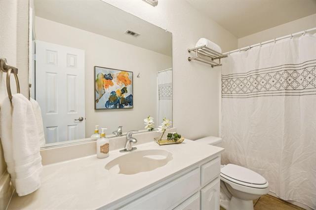 Building Photo - 12145 Walden Wood Dr