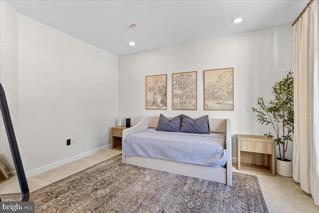 Building Photo - 2206 Green Ginger Cir