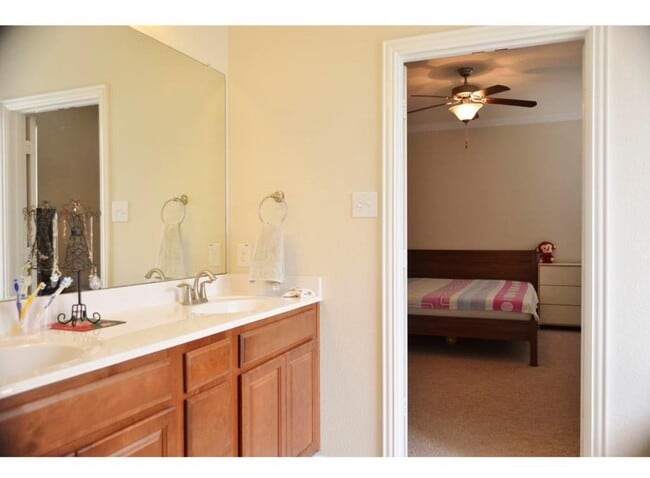 Building Photo - 13743 McKinney Creek Ln