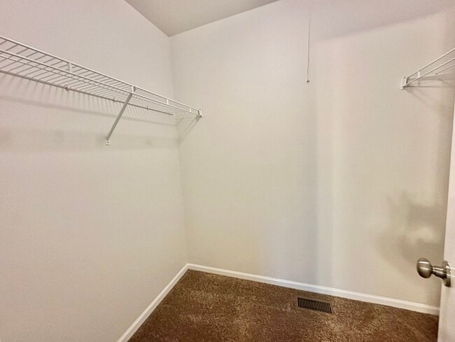 Building Photo - 16033 Tiger Dr