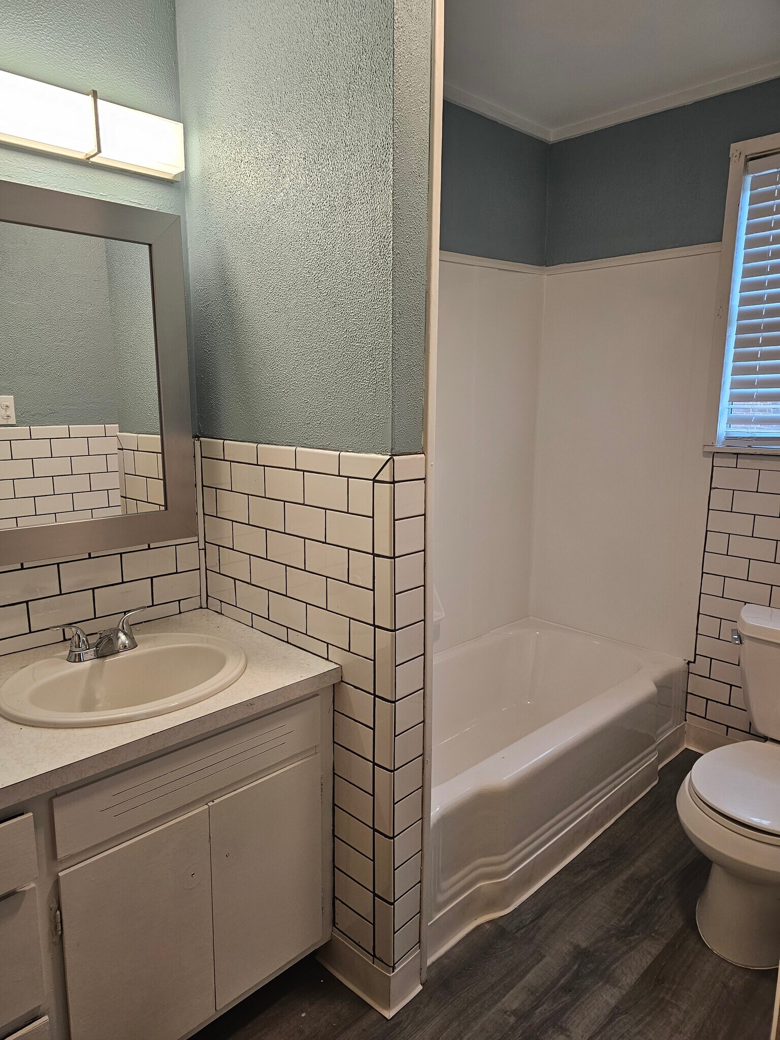 Bathroom - 107 Broad St