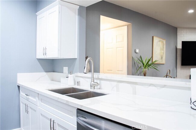 Building Photo - 4705 Kester Ave