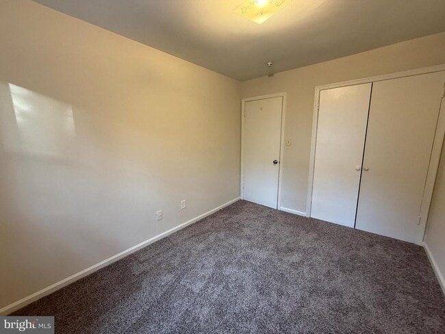 Building Photo - 4 Manchester Ct