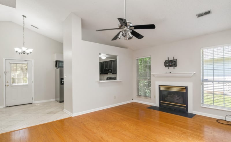 Building Photo - 1619 Chenoweth Cir