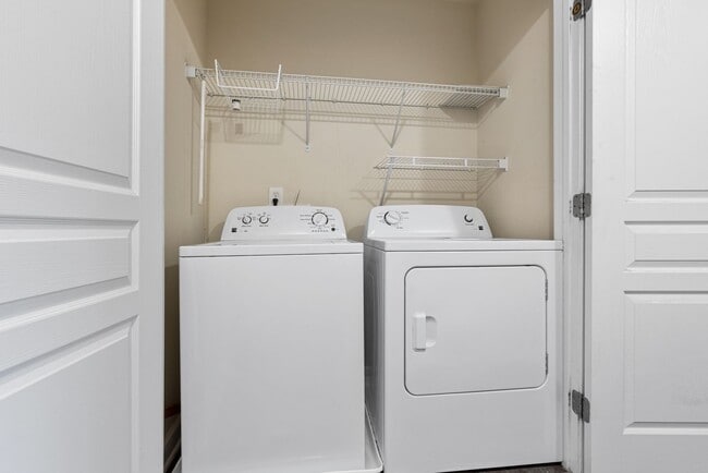 Building Photo - $500 Off First Month's Rent! Two-Story Townhome Near RDU Airport!
