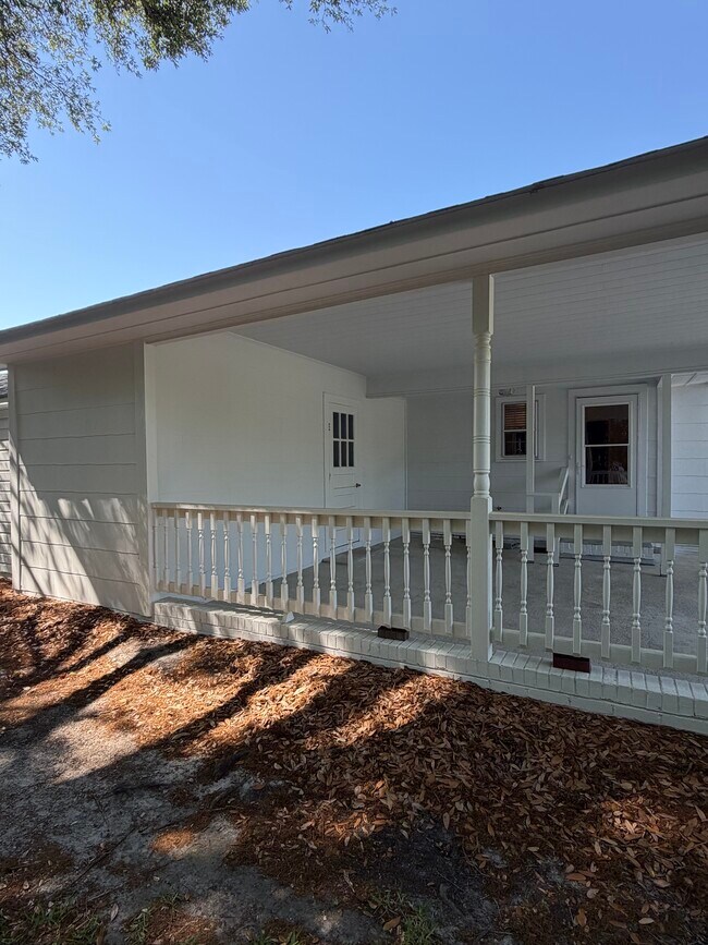 Building Photo - 305 12th Ave