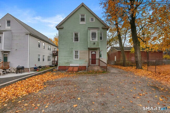 Building Photo - 39 Lander St