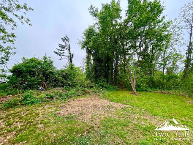 Building Photo - CHARMING 2/1.5 NEAR DOWNTOWN - WALKING DISTANCE TO PARDEE