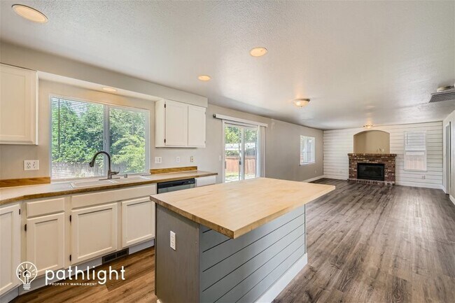 Building Photo - 18308 SE 260th Pl