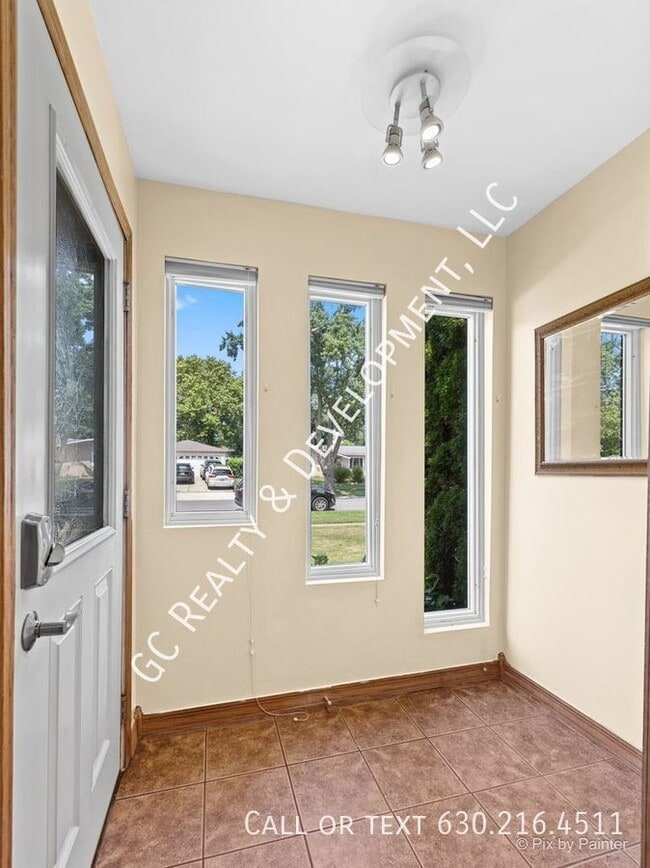 Building Photo - 1123 Duxbury Ln