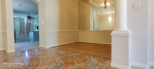 Building Photo - 3302 E Cedar Hollow Dr
