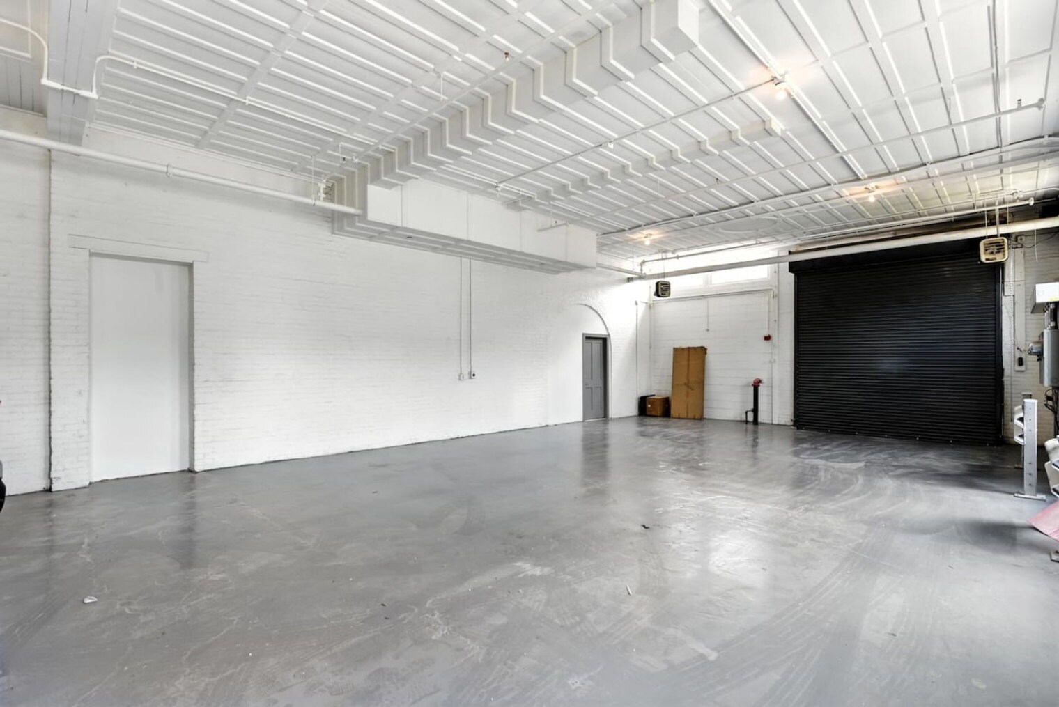 Building Photo - 222 W 15th St