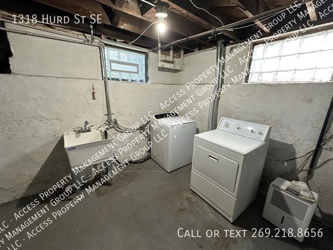 Building Photo - 1318 Hurd St SE