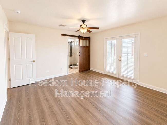 Building Photo - 3066 E Mount Charleston Dr