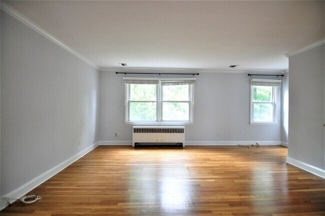 Building Photo - 412 Morris Ave