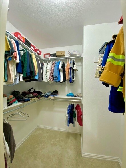 Building Photo - 1150 Amy Dr