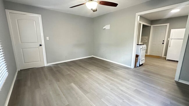 Primary Photo - 325 N Federal Hwy