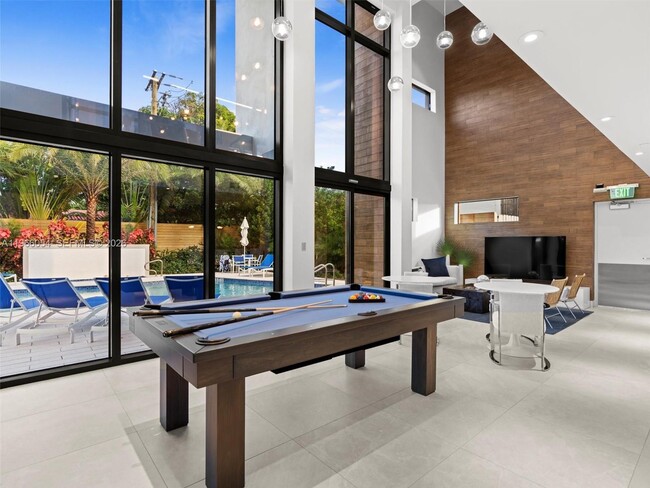 Building Photo - 3040 N Ocean Blvd