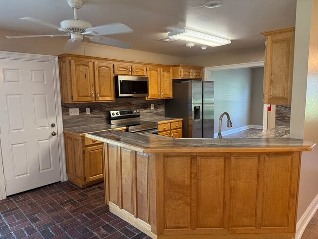 Building Photo - 41396 Jodie Ln