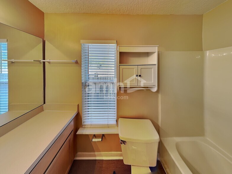 Building Photo - 9051 Rockpond Meadows Dr