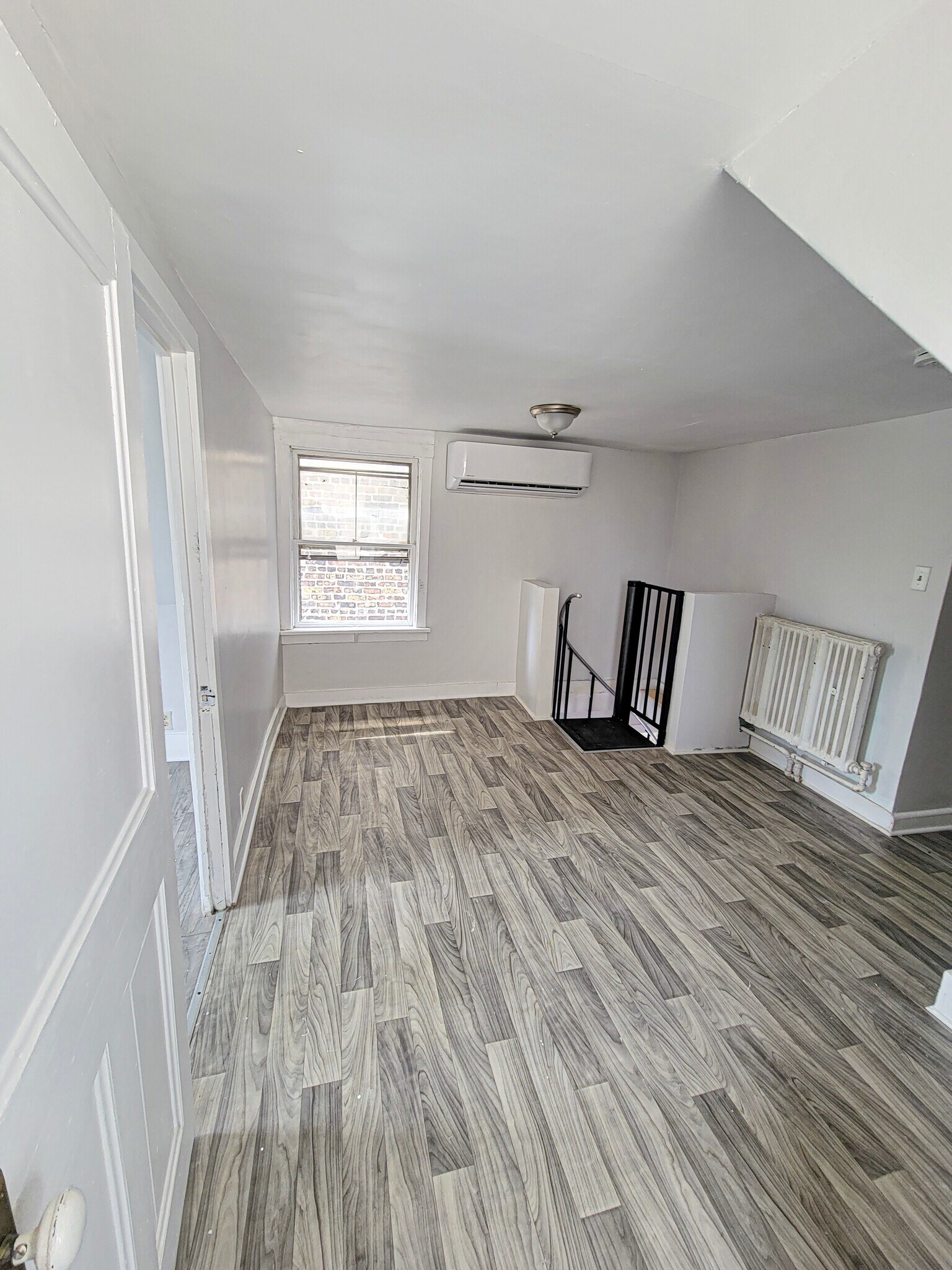 Building Photo - 3240 S Hoyne Ave