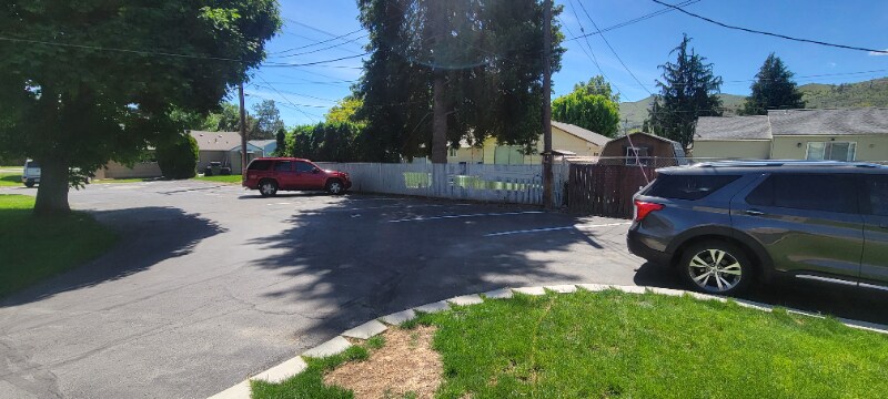 Building Photo - 922 Gellatly St