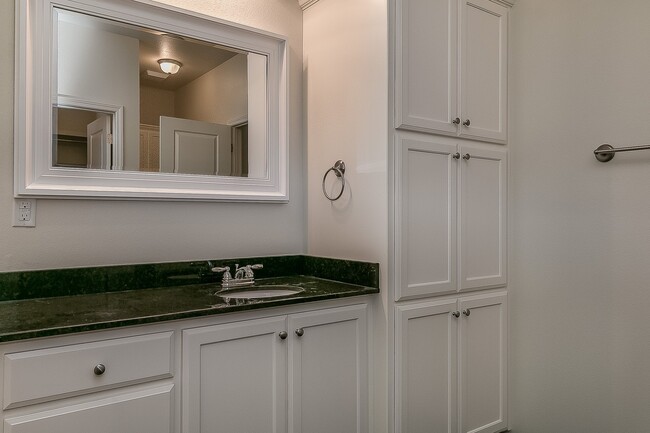 Building Photo - Stunning Hillside Terrace Townhome