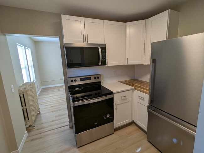 Primary Photo - 1330 Monroe St NE