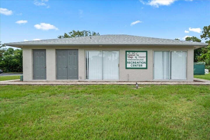 Building Photo - 3001 Thrush Dr