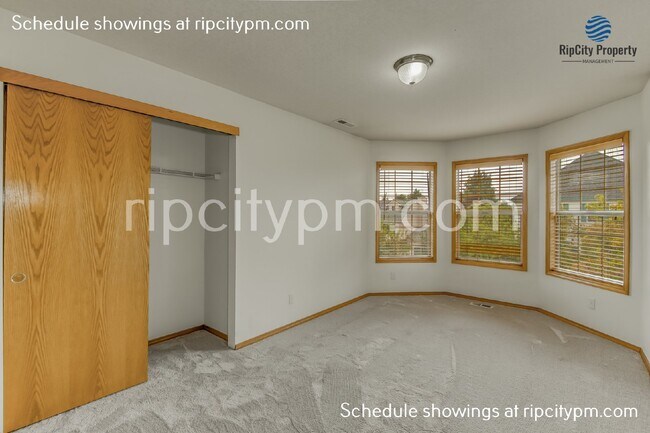 Building Photo - Beautiful 4 Bed/2.5 Bath Home in Tualatin!
