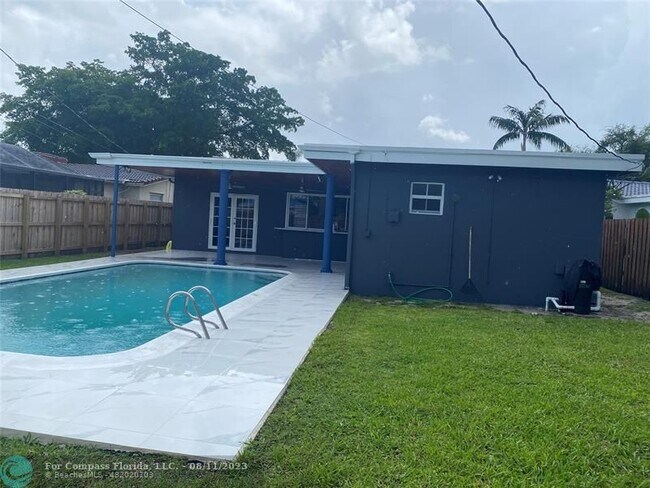 Building Photo - 4115 Madison St