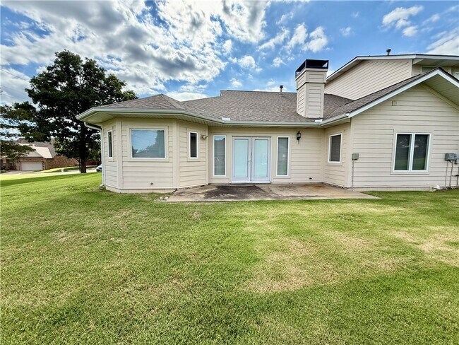 Building Photo - 4214 N Meadow View Dr
