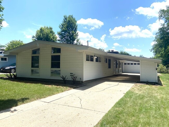 COMINF SOON. 11/14. Beautiful 3 Bedroom, ... - COMINF SOON. 11/14.  Beautiful 3 Bedroom, ...