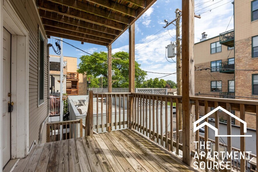 Building Photo - 2517 N Ashland Ave