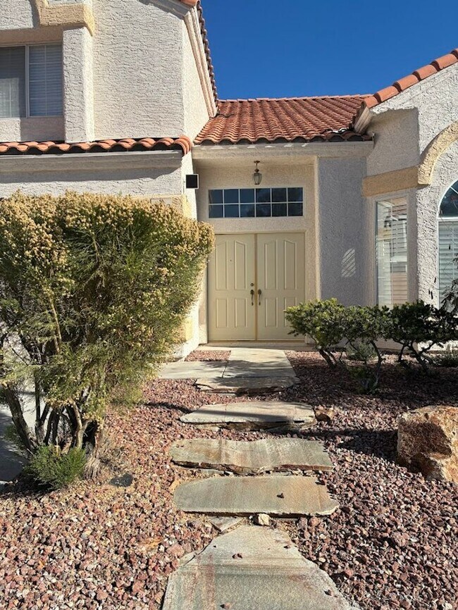 Building Photo - Lakes Community - 2 Story Home with upstairs  3 Bed w/ Loft and Pool Spa ( Sahara at S.Grand Cany...