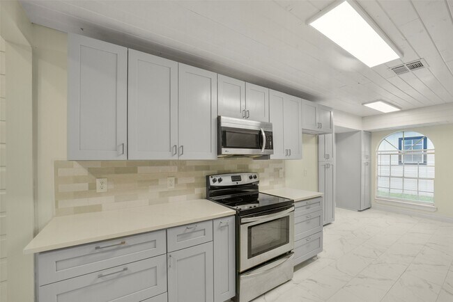 Building Photo - 23122 Whispering Willow Dr