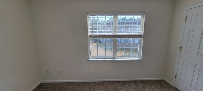 Building Photo - 106 Pinegrove Ct