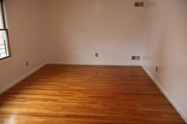 Building Photo - 1157 67th St