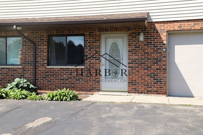 Building Photo - 3 bedroom Townhome in Eyota, MN Available ...