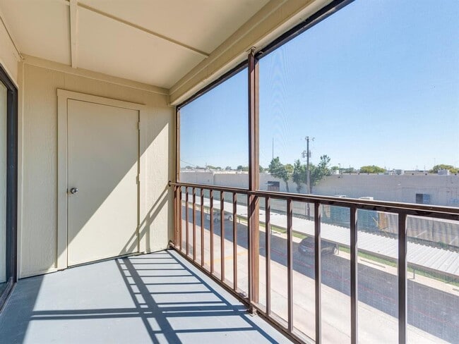 Building Photo - 11450 Audelia Rd