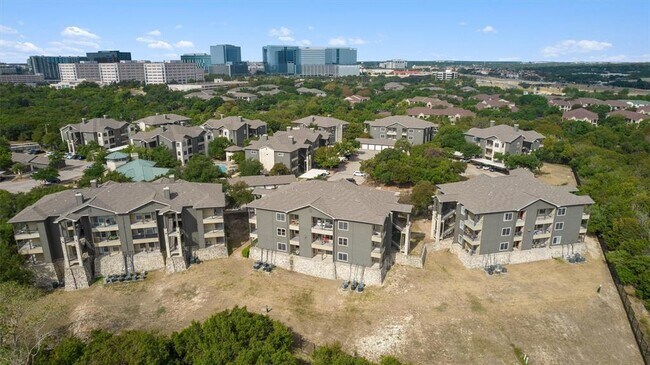 Building Photo - 2320 Gracy Farms Ln