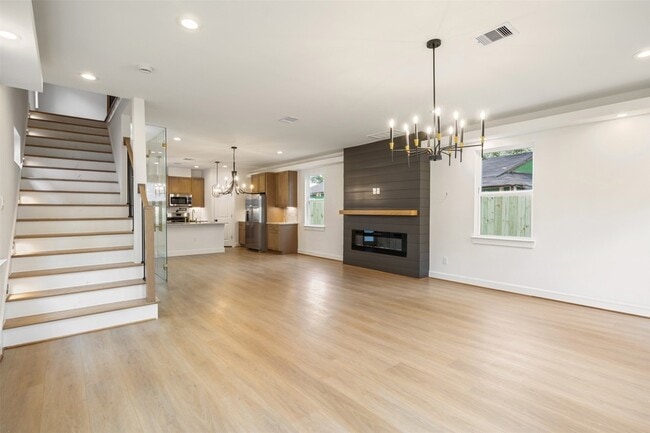 Building Photo - 884 Prosper St