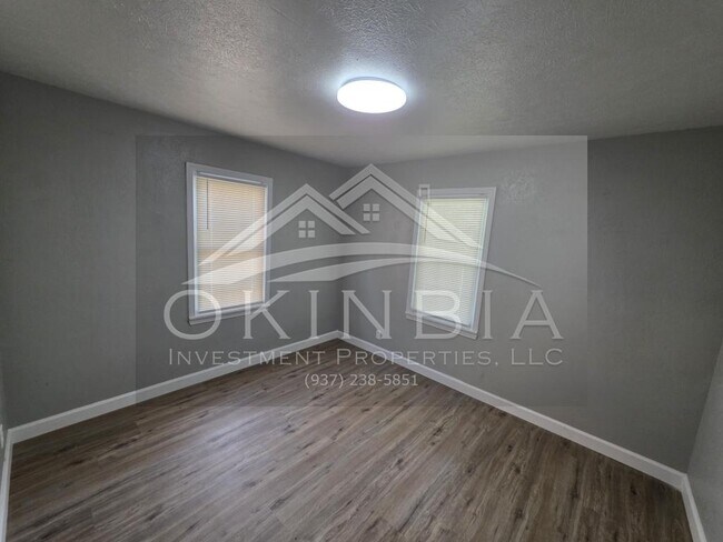 Building Photo - 1425 Canfield Ave