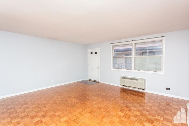 Building Photo - 1 bedroom in Chicago IL 60610
