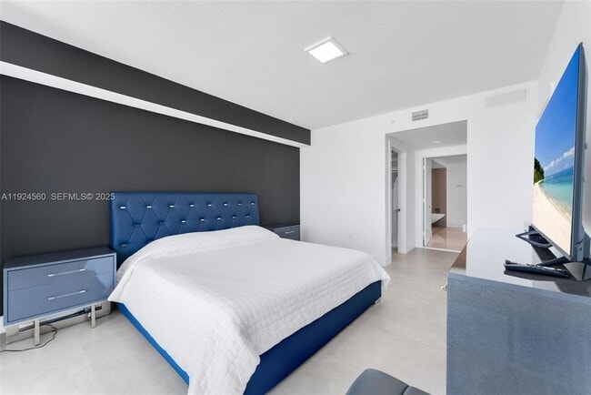 Building Photo - 300 Sunny Isles Blvd