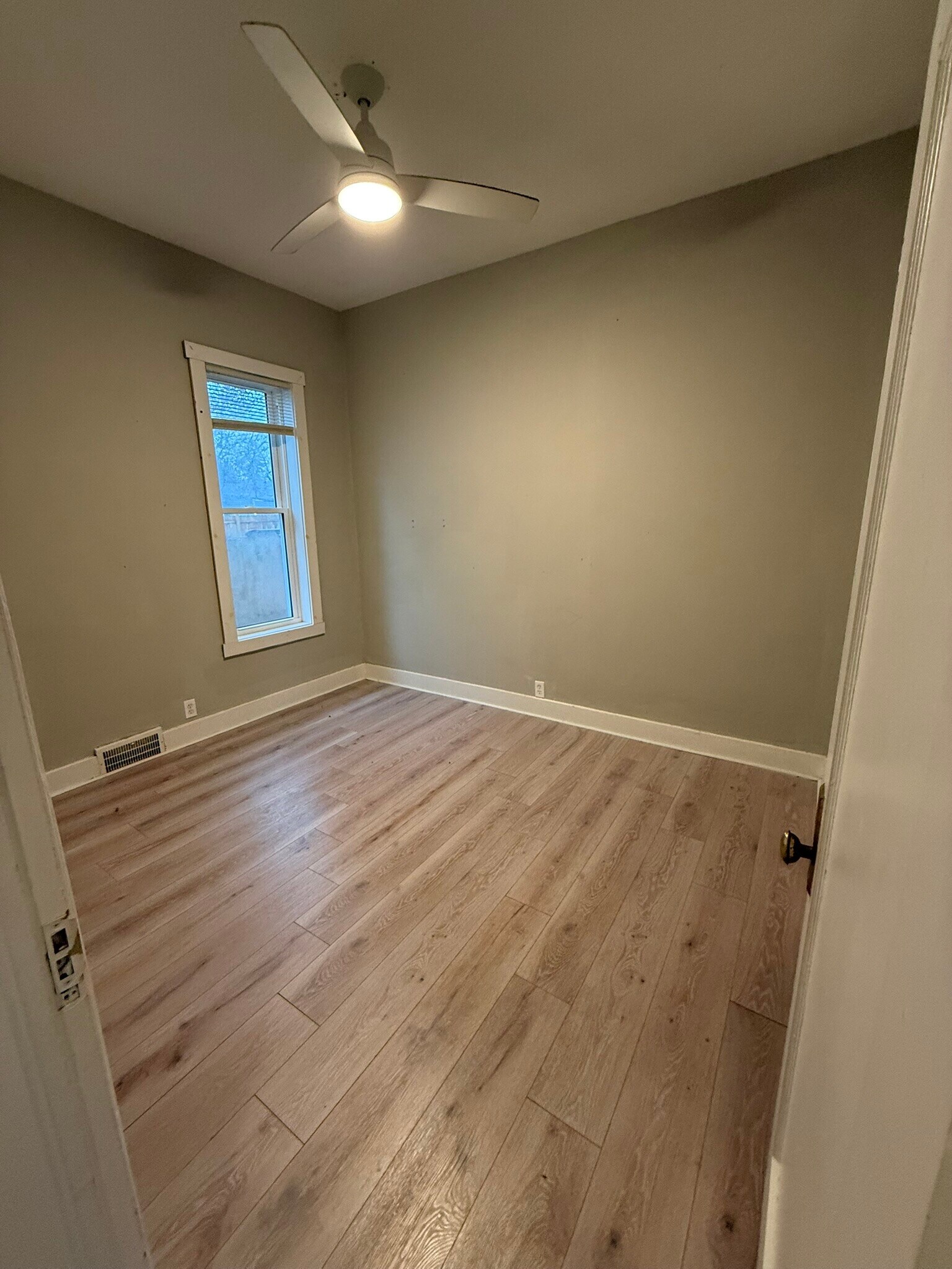 Building Photo - 512 S Randolph St