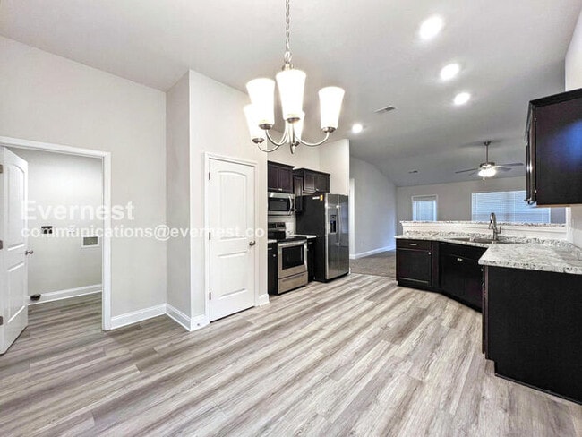 Building Photo - 5909 Kuykendall Dr