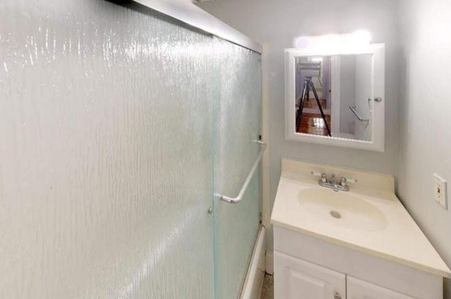 Bathroom - 121 Johnson St