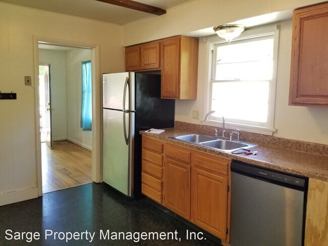 Building Photo - 4 br, 2 bath House - 517 S Mitchell St