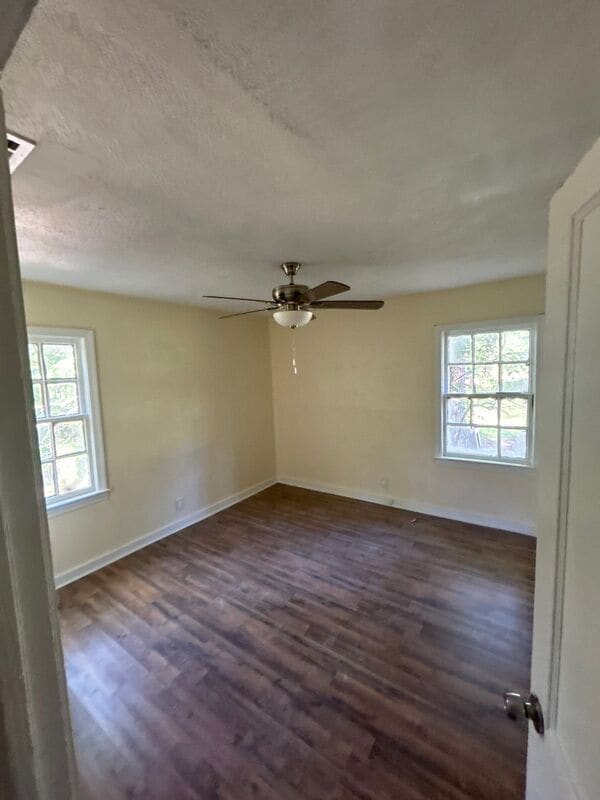 Building Photo - 421 Fielding Ave